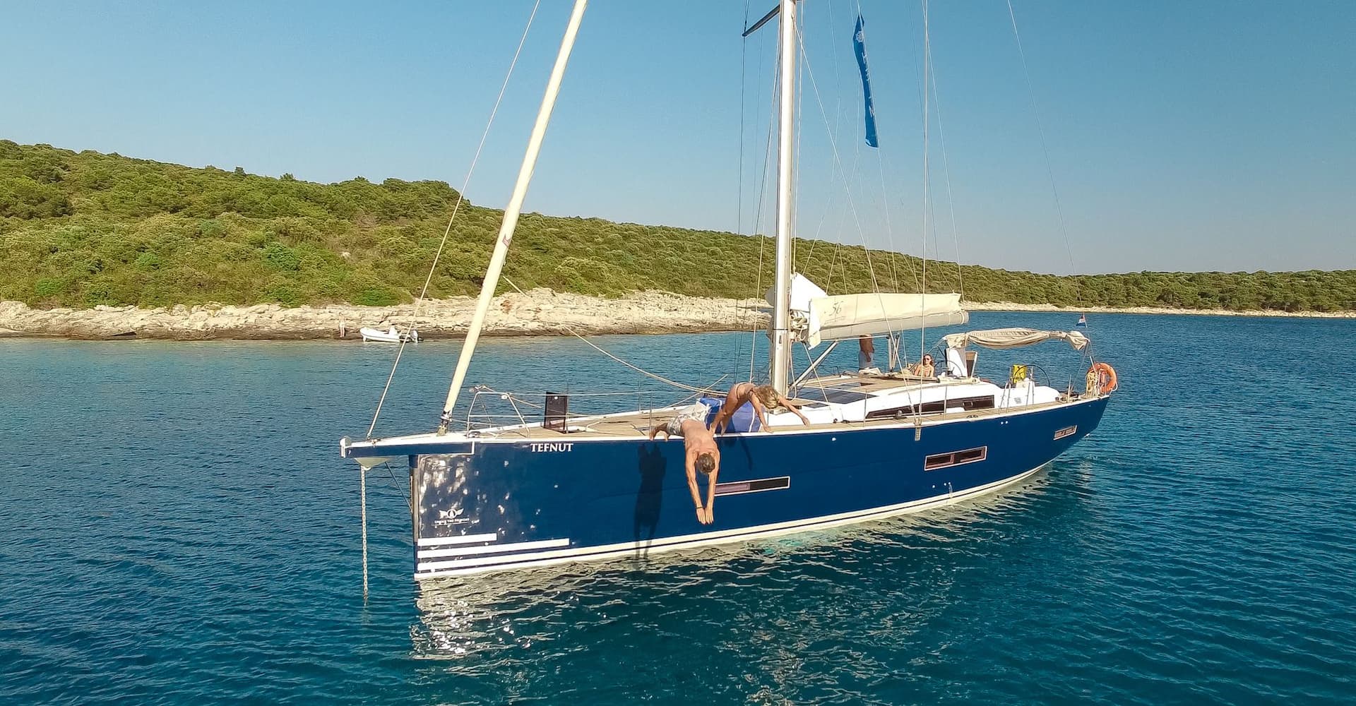 dufour 56 anchor